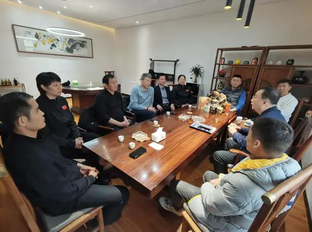 如何帮助青少年篮球运动员处理比赛中的情绪波动_1